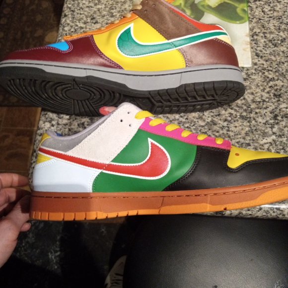 Special edition Mario and Luigi sb dunks main image 10